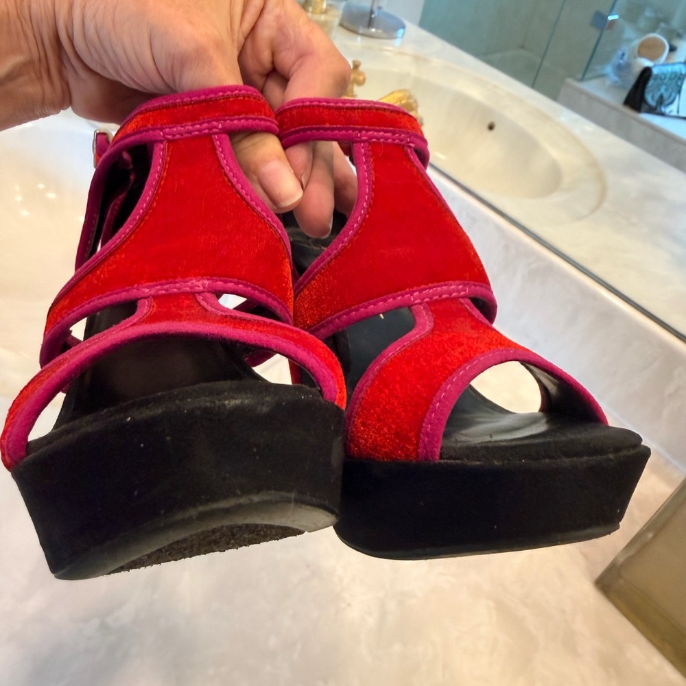 Jessica Simpson BRUNO Very Red Velvet Platforms Strappy Heels Shoes, 7M - Picture 10 of 12